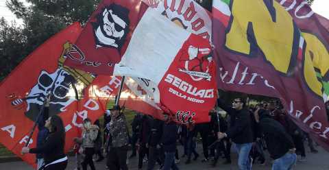 Dall'amore per la Salernitana all'odio nei confronti del Lecce: il Bari tra gemellaggi e rivalit